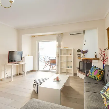 Big Modern Center Apartment, Balcony And Parking Apartment *