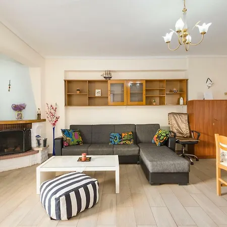 Big Modern Center Apartment, Balcony And Parking *